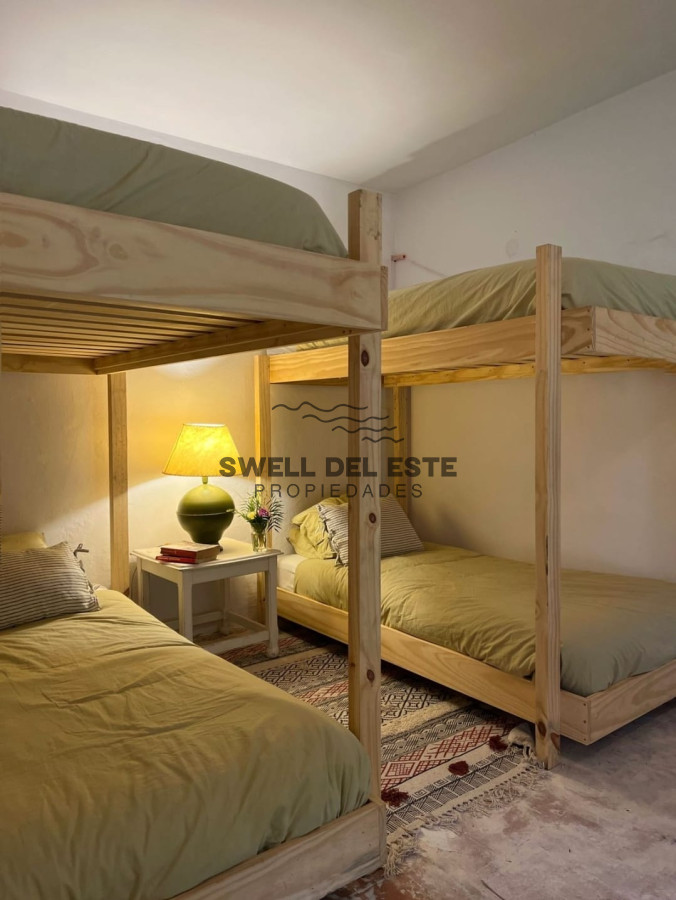 Casa ID.270 - Amplia casa a la venta en Punta del Este de 6 dormitorios en el Tesoro a 200 mts de ruta 10