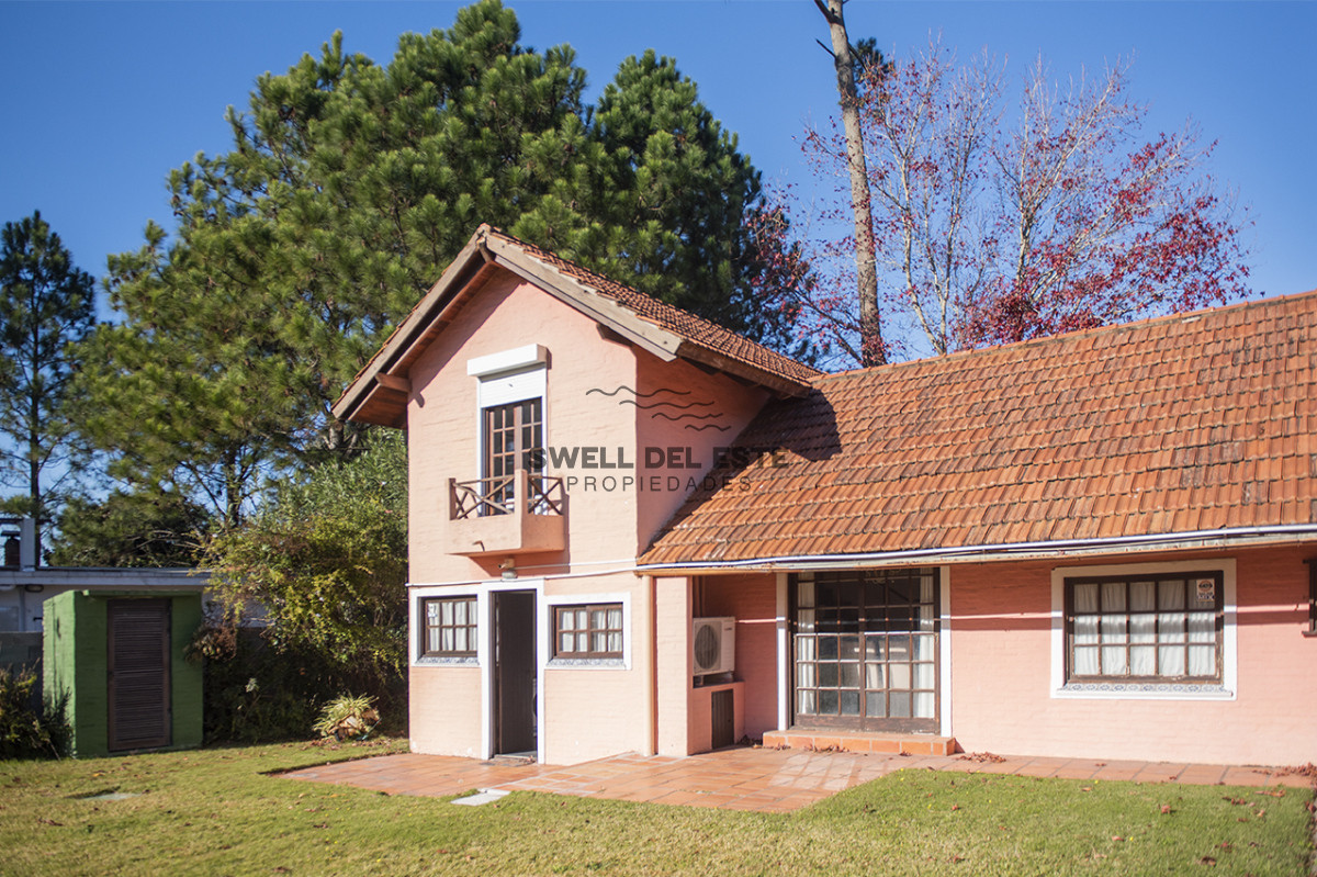 Casa ID.517 - Muy linda casa en venta, zona inmejorable, 3 dormitorios y servicio