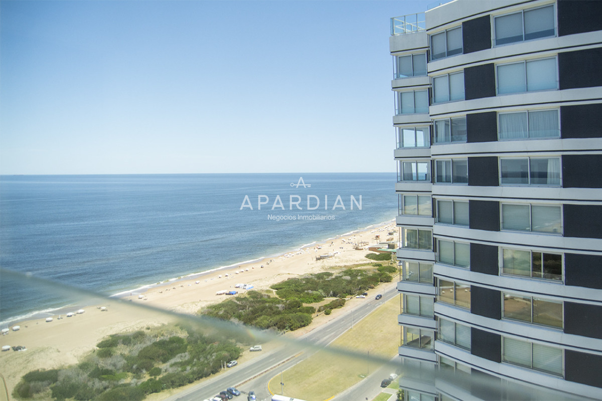 Apartamento ID.21098890 - Espectacular planta en LE PARC III, Esquinero en venta