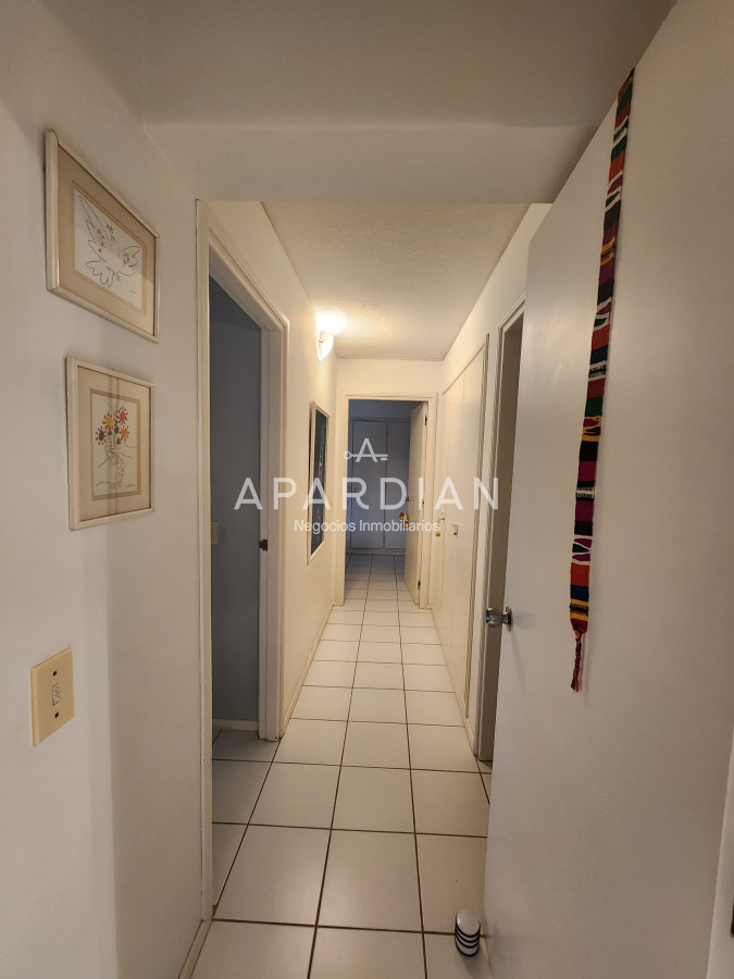 Apartamento ID.21097608 - Vende apartamento de 2 dormitorios en Punta del Este.