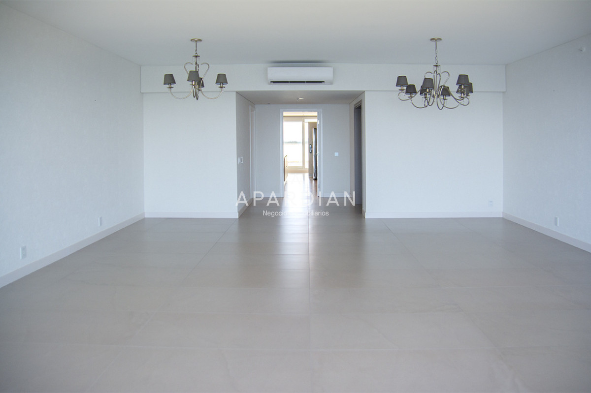 Apartamento ID.21098890 - Espectacular planta en LE PARC III, Esquinero en venta