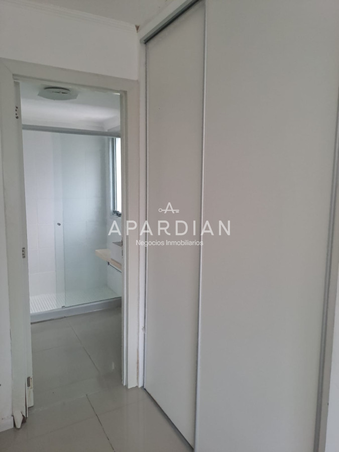 Apartamento ID.21098484 - Apartamento en venta de 2 dormitorios en suite en Torre Moon,  Punta del Este