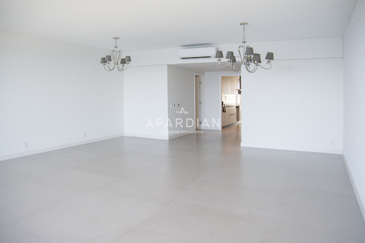 Apartamento ID.21098890 - Espectacular planta en LE PARC III, Esquinero en venta
