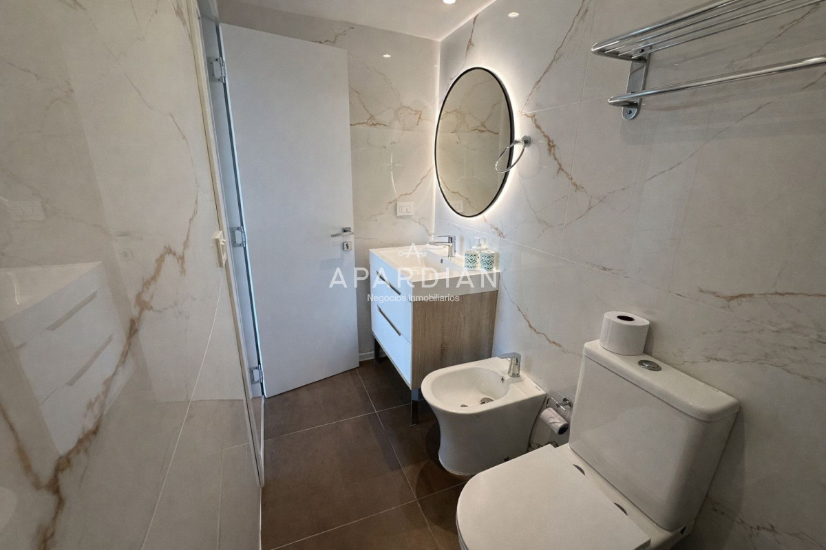 Apartamento ID.21098486 - Departamento de 2 dorm en venta en Torres del Este, excelente ubicacion