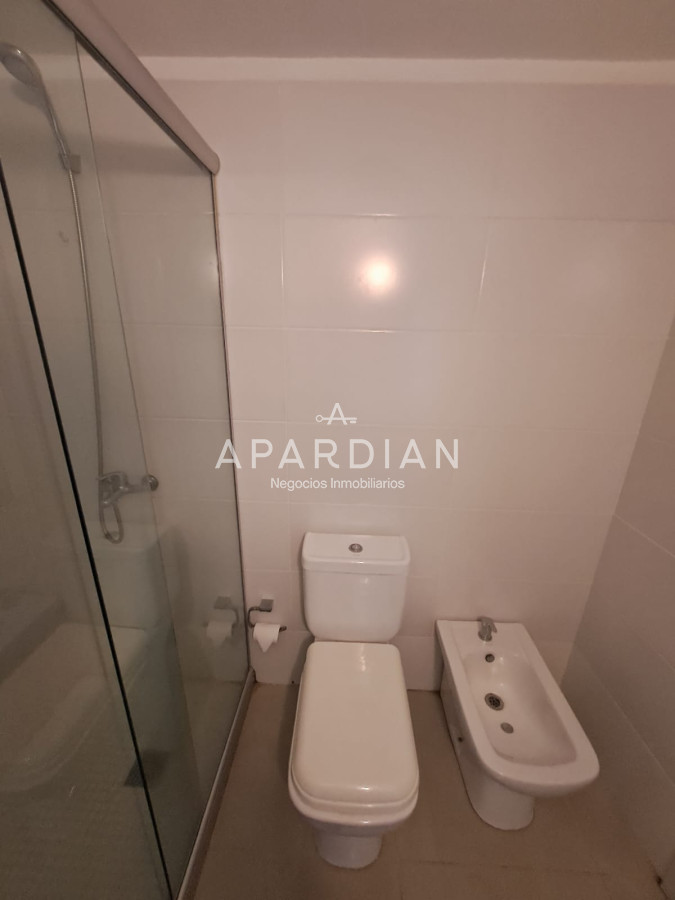 Apartamento ID.21098484 - Apartamento en venta de 2 dormitorios en suite en Torre Moon,  Punta del Este