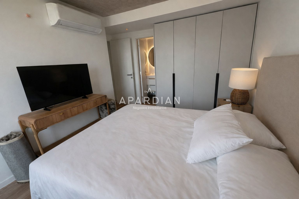 Apartamento ID.21098486 - Departamento de 2 dorm en venta en Torres del Este, excelente ubicacion