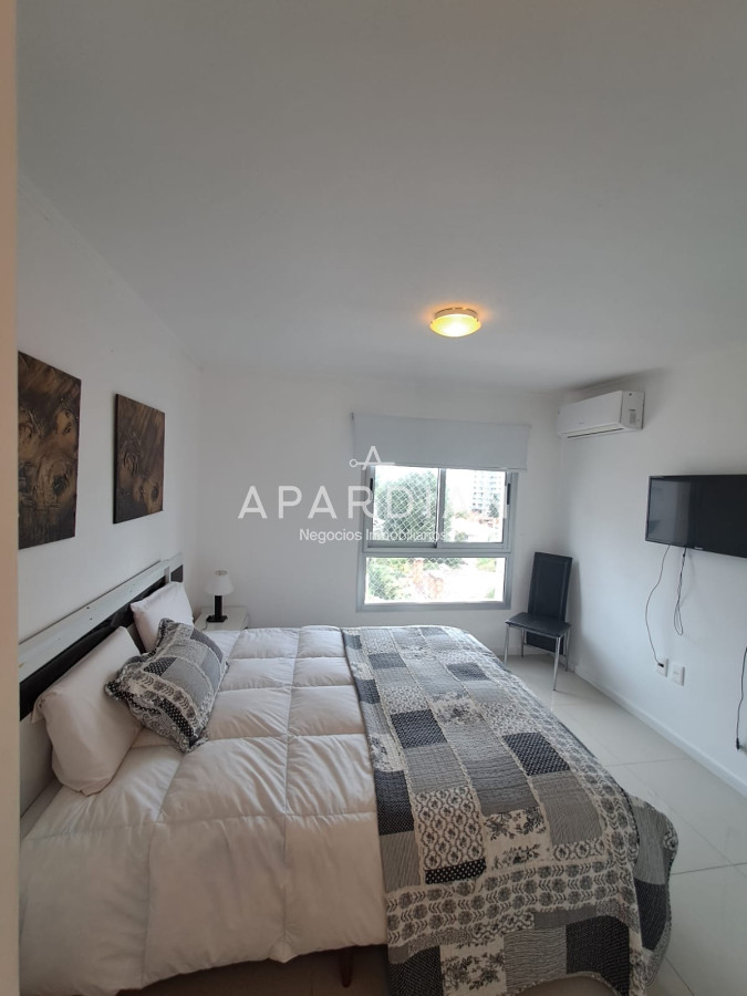 Apartamento ID.21098484 - Apartamento en venta de 2 dormitorios en suite en Torre Moon,  Punta del Este