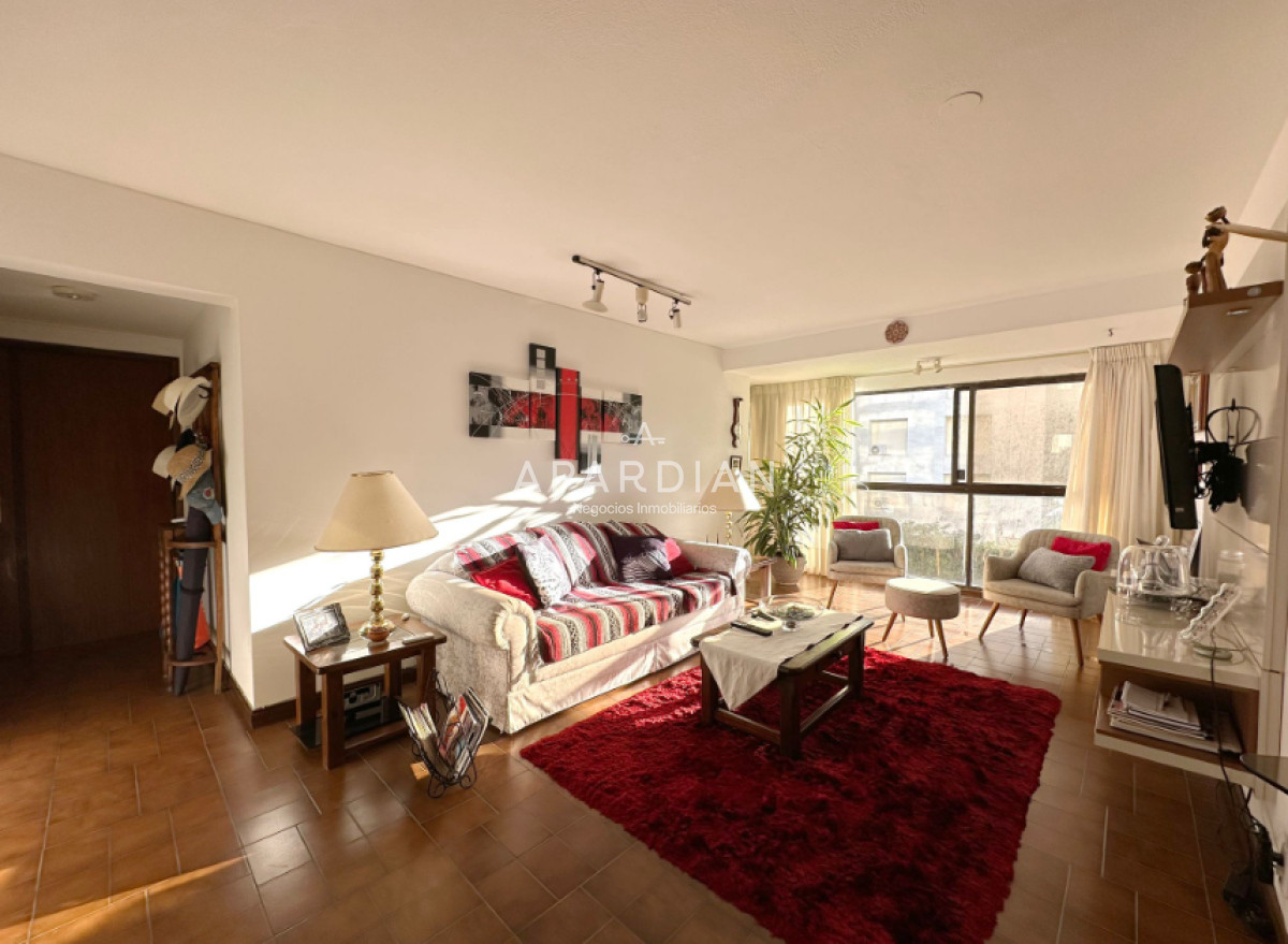 Apartamento ID.21096918 - Vende Apartamento frente al mar en Brava, Punta del Este de 2 dormitorios.