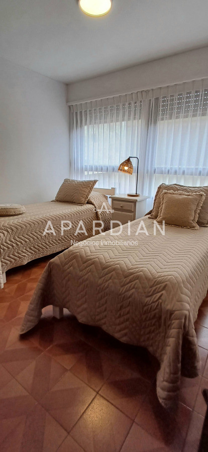 Apartamento ID.21099173 - En venta apartamento de 2 mas dep. en Península, Punta del Este