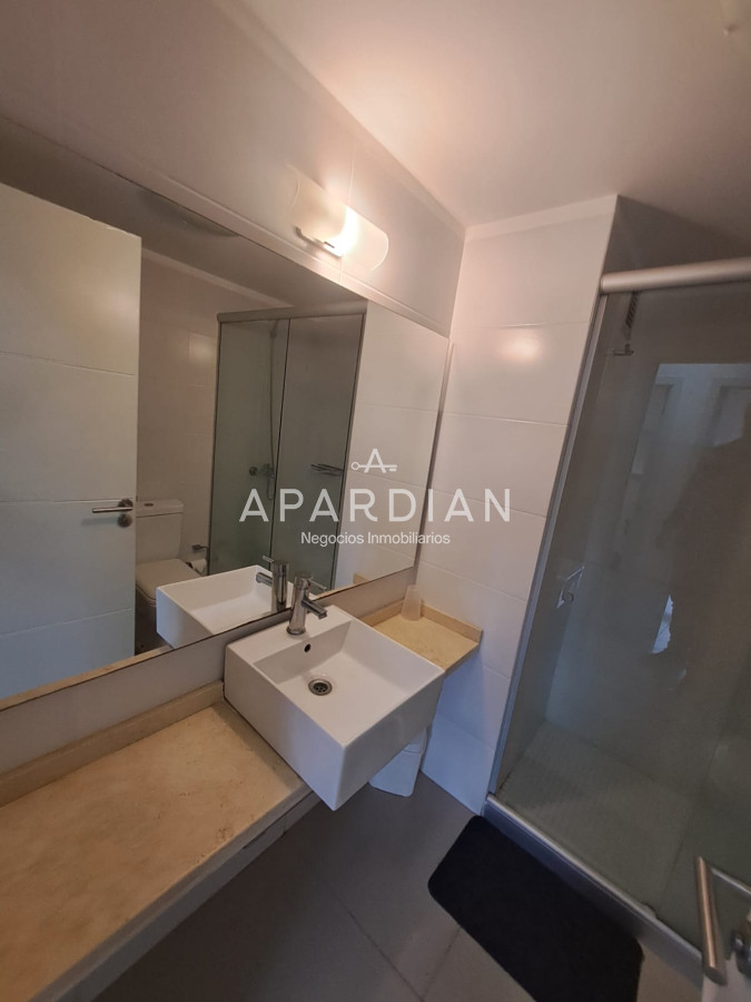 Apartamento ID.21098484 - Apartamento en venta de 2 dormitorios en suite en Torre Moon,  Punta del Este
