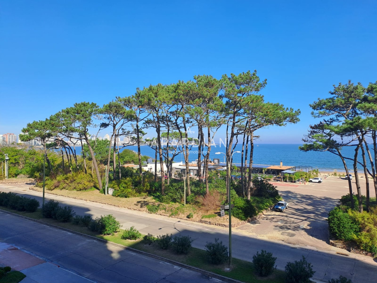 Apartamento ID.21097349 - Apartamento en Venta de 2 dormitorios en Edificio I´marangatu, Playa Mansa , Punta del Este