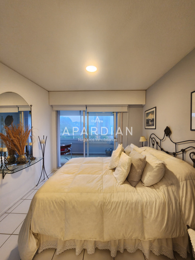 Apartamento ID.21097608 - Vende apartamento de 2 dormitorios en Punta del Este.