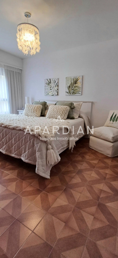 Apartamento ID.21099173 - En venta apartamento de 2 mas dep. en Península, Punta del Este
