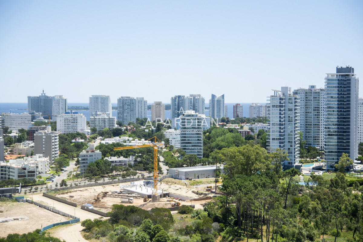 Apartamento ID.21098890 - Espectacular planta en LE PARC III, Esquinero en venta