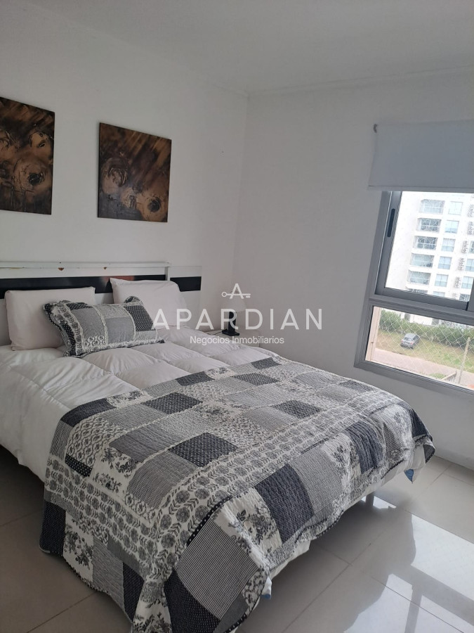 Apartamento ID.21098484 - Apartamento en venta de 2 dormitorios en suite en Torre Moon,  Punta del Este