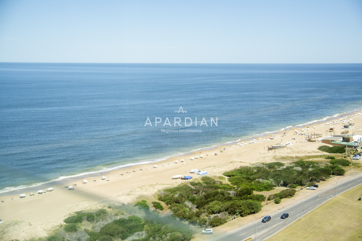 Apartamento ID.21098890 - Espectacular planta en LE PARC III, Esquinero en venta