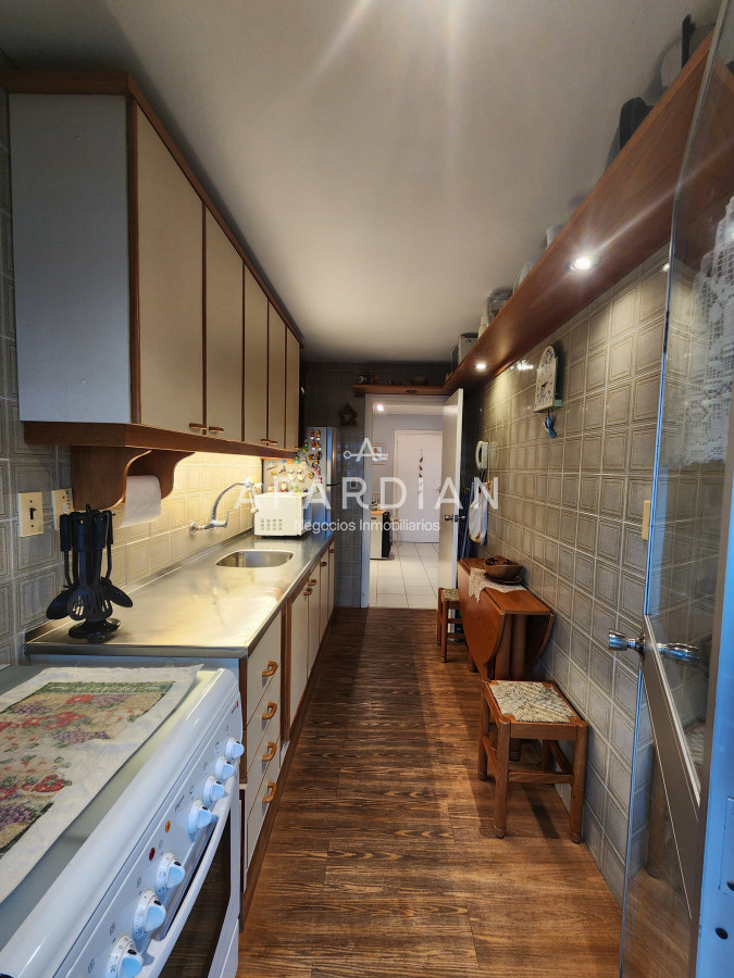 Apartamento ID.21097608 - Vende apartamento de 2 dormitorios en Punta del Este.