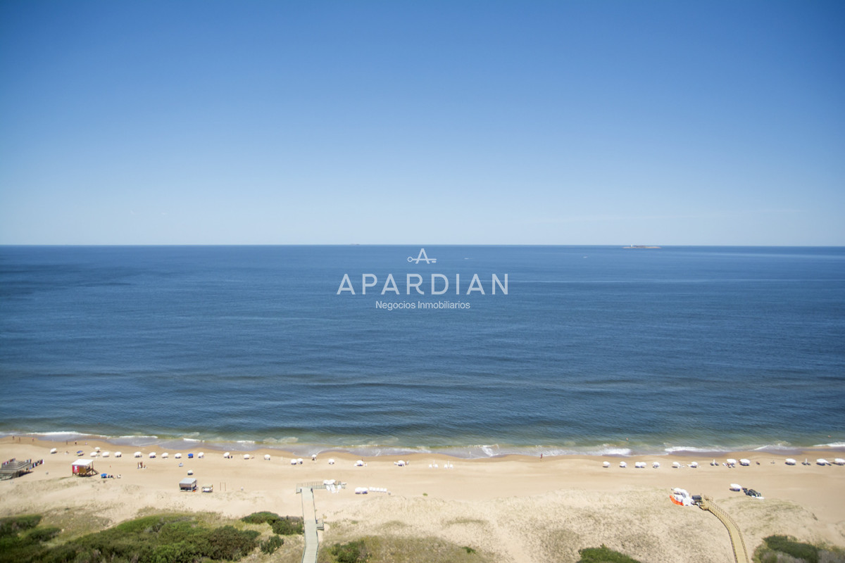 Apartamento ID.21098890 - Espectacular planta en LE PARC III, Esquinero en venta