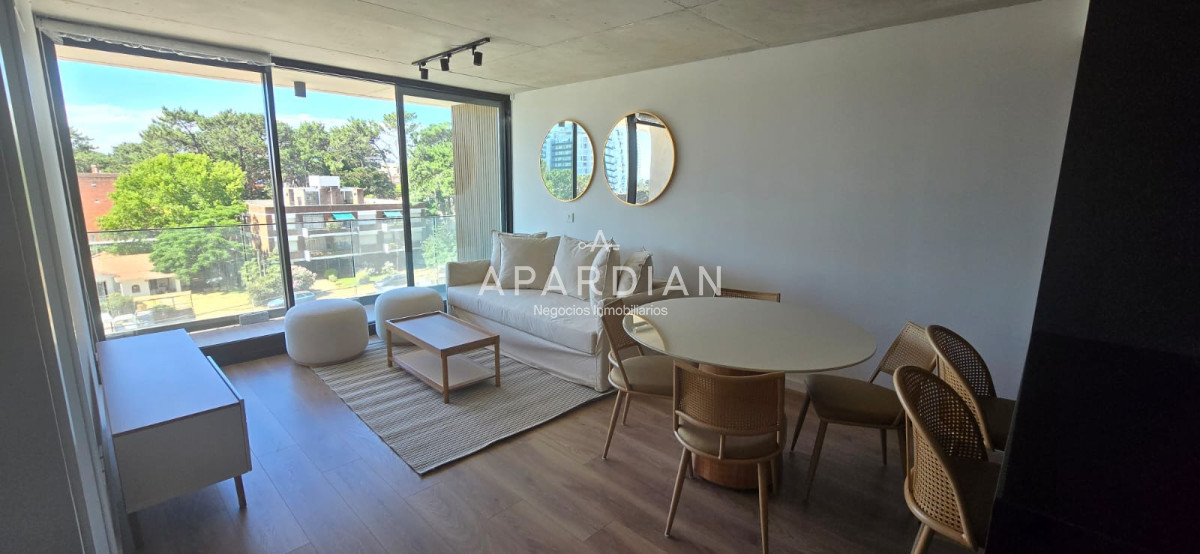 Apartamento ID.21098486 - Departamento de 2 dorm en venta en Torres del Este, excelente ubicacion