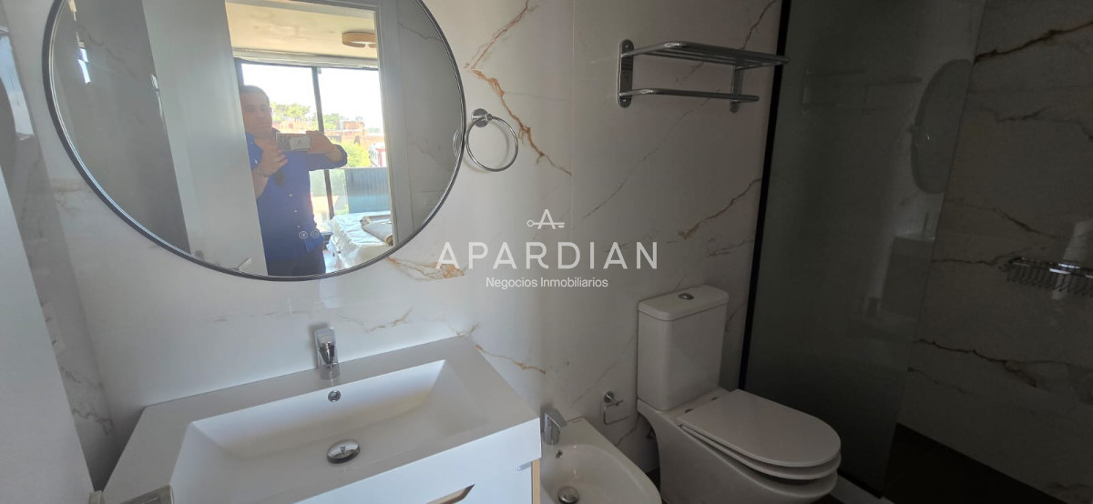 Apartamento ID.21098486 - Departamento de 2 dorm en venta en Torres del Este, excelente ubicacion
