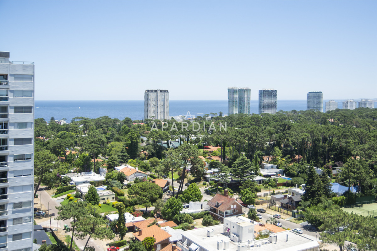 Apartamento ID.21099645 - Vende apto de 2 dormitorios con vista al mar en Punta del este