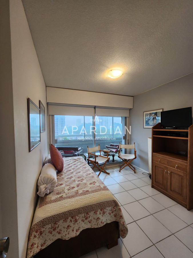 Apartamento ID.21097608 - Vende apartamento de 2 dormitorios en Punta del Este.