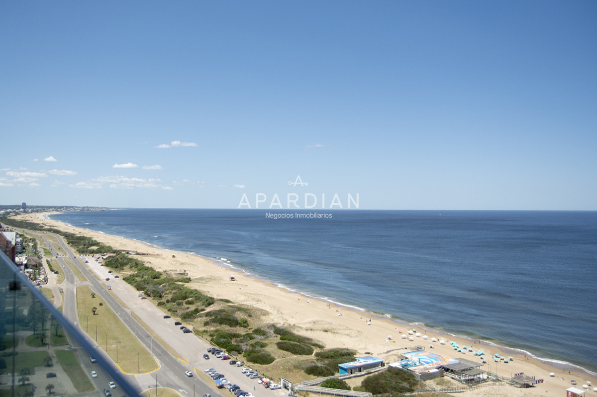 Apartamento ID.21098890 - Espectacular planta en LE PARC III, Esquinero en venta