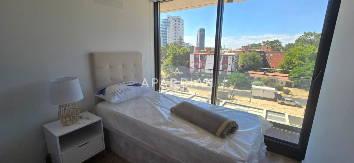 Apartamento ID.21098486 - Departamento de 2 dorm en venta en Torres del Este, excelente ubicacion