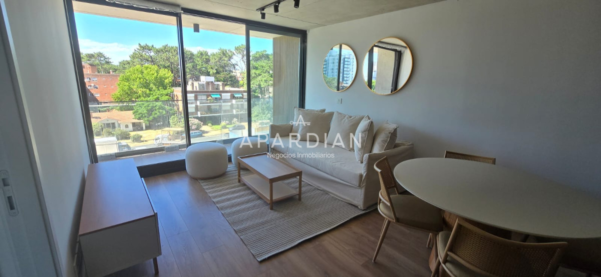 Apartamento ID.21098486 - Departamento de 2 dorm en venta en Torres del Este, excelente ubicacion
