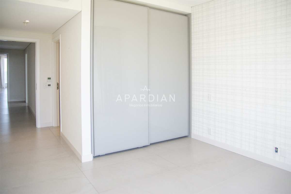 Apartamento ID.21098890 - Espectacular planta en LE PARC III, Esquinero en venta