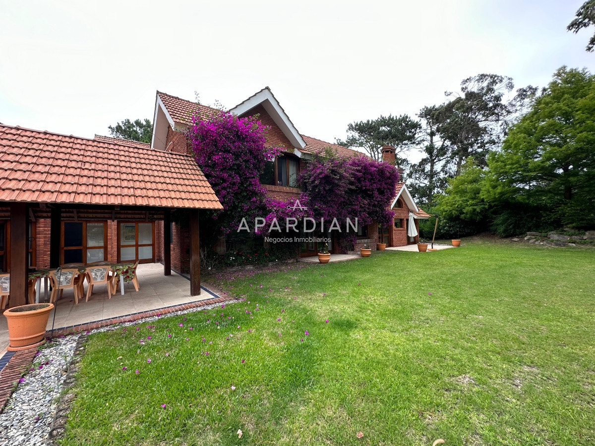 Casa ID.21098176 - Propiedad exclusiva ubicada en Golf, Punta del este 