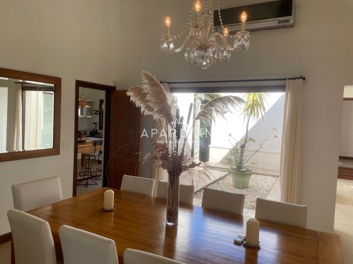 Casa ID.21096928 - Vende impresionante casa en Punta Ballena de 2 dormitorios.