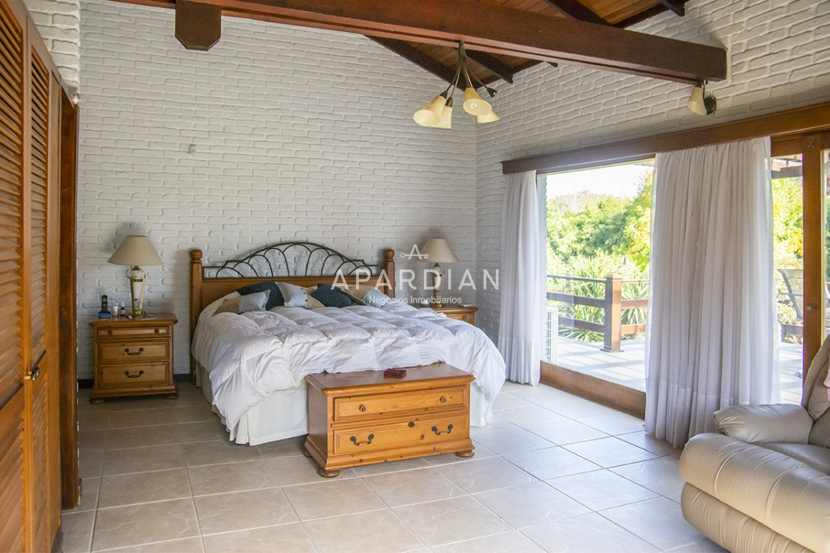Casa ID.21098117 - Hermosa casa de gran tamaño en venta,  zona de Pinares, Punta del Este