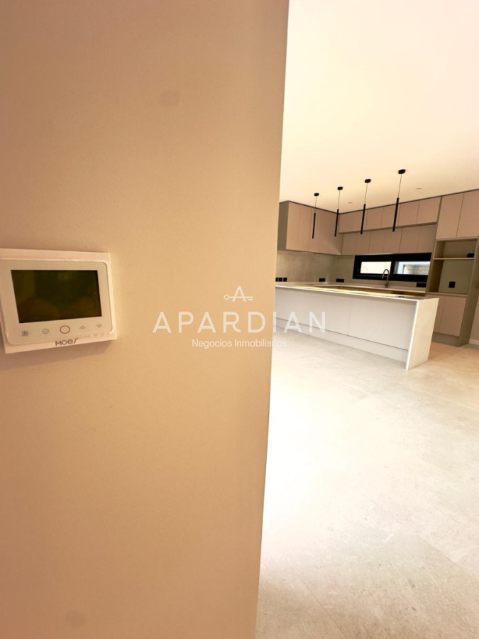 Casa ID.21098625 - Vende casa a estrenar en Club del lago, Punta Ballena 