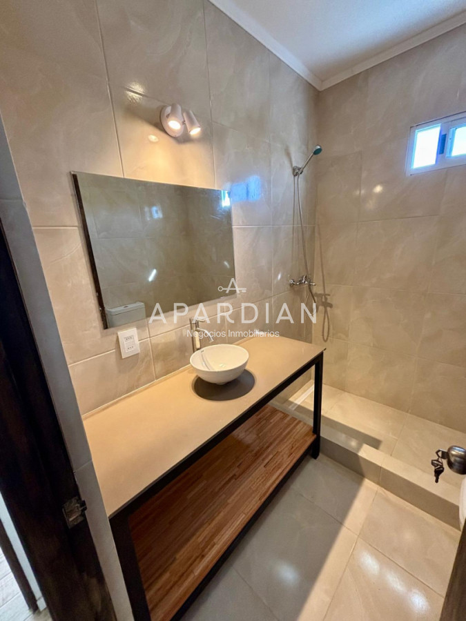 Casa ID.21100047 - En venta casa en Altos de la Laguna, Maldonado de 2 dormitorios con parrillero.