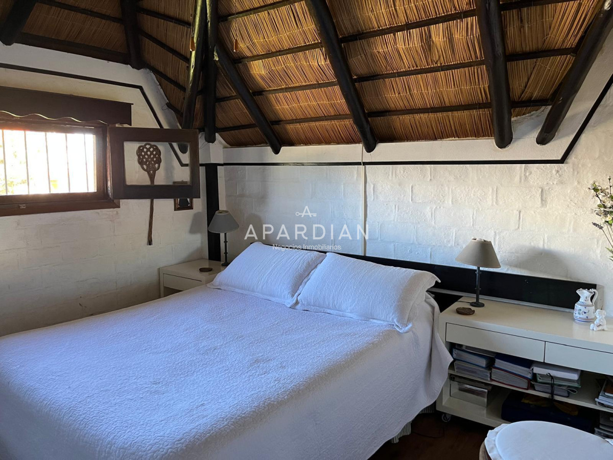 Casa ID.21099242 - Hermosa cabaña de 4 dormitorios en venta a metros de Playa Mansa, Punta del Este