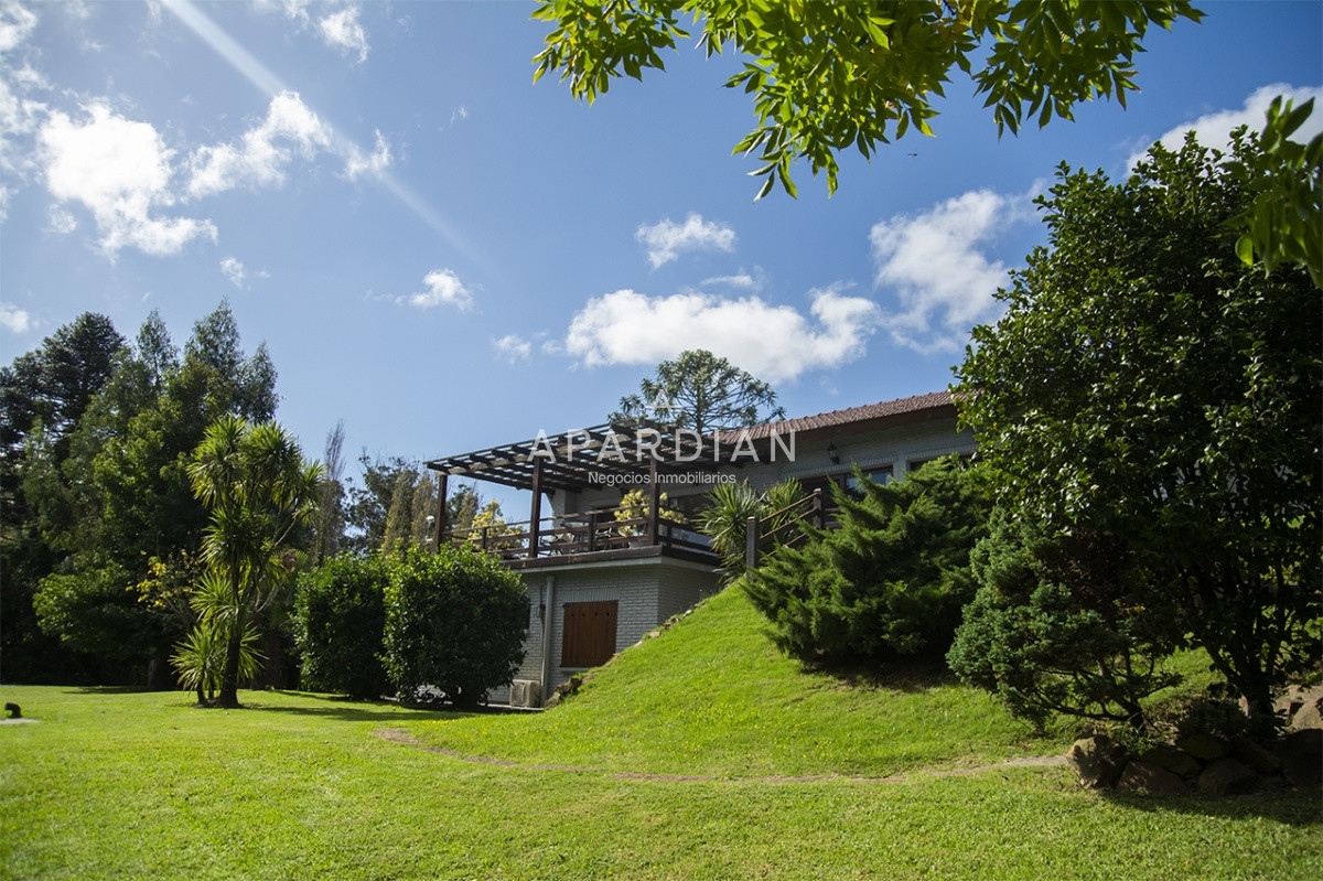 Casa ID.21098117 - Hermosa casa de gran tamaño en venta,  zona de Pinares, Punta del Este