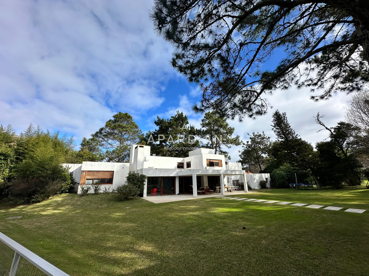 Casa ID.21098179 - Espectacular casa en Venta en Golf, Punta del Este 