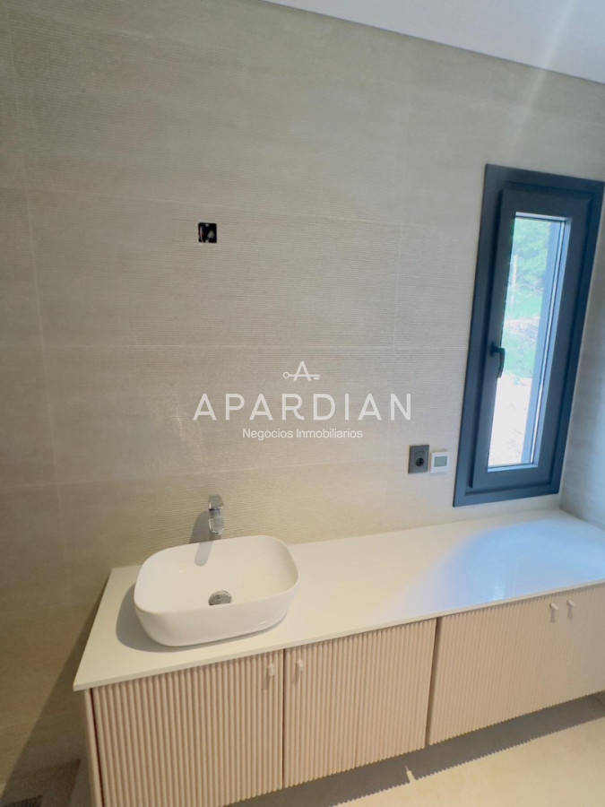 Casa ID.21098625 - Vende casa a estrenar en Club del lago, Punta Ballena 