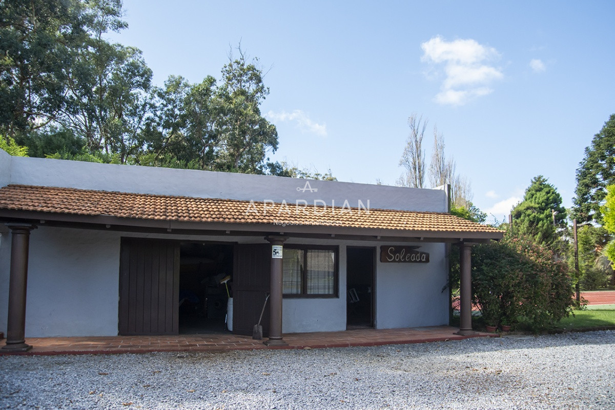 Casa ID.21098117 - Hermosa casa de gran tamaño en venta,  zona de Pinares, Punta del Este