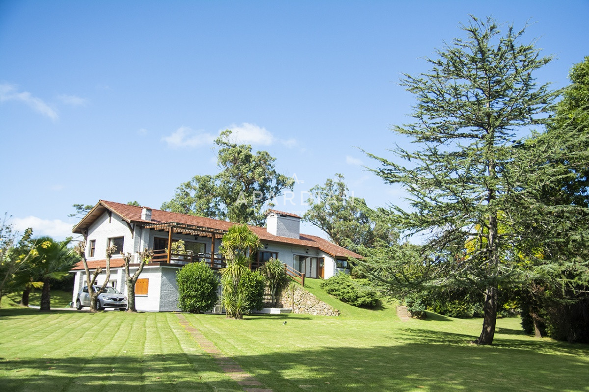 Casa ID.21098117 - Hermosa casa de gran tamaño en venta,  zona de Pinares, Punta del Este