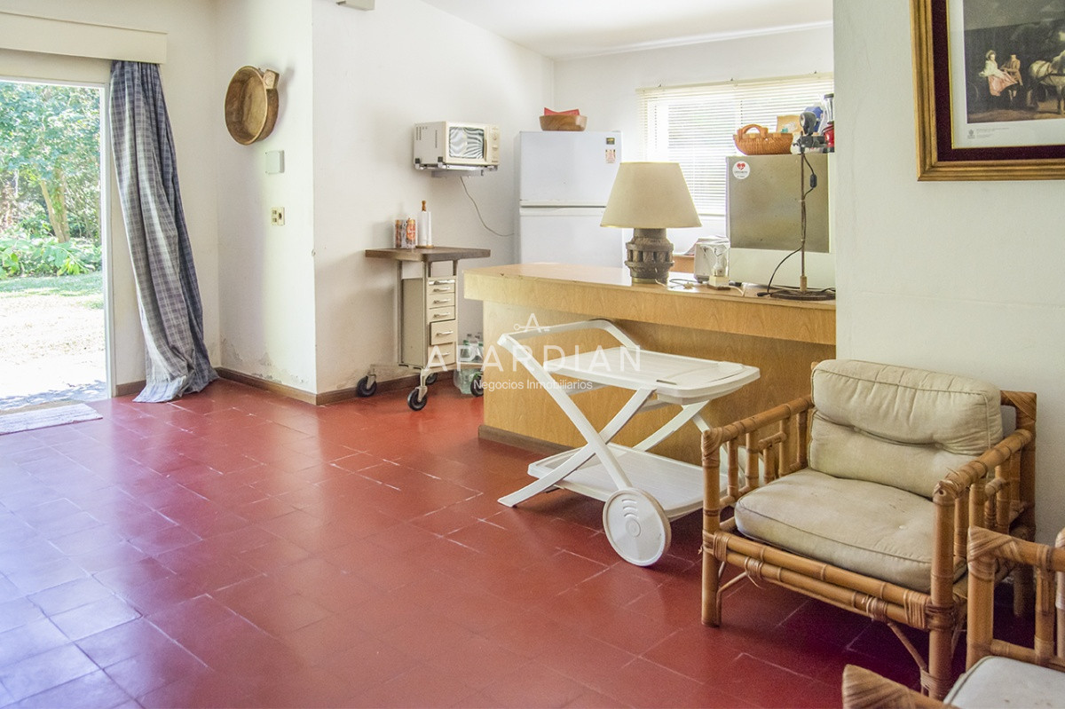 Casa ID.21097400 - VENDE CASA DE 3 DORMITORIOS EN PLAYA MANSA, CON AMPLIO TERRENO EN PUNTA DEL ESTE