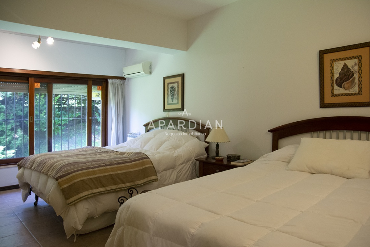 Casa ID.21098117 - Hermosa casa de gran tamaño en venta,  zona de Pinares, Punta del Este