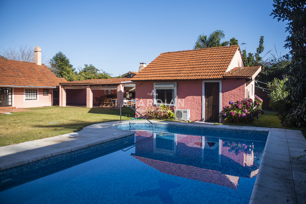 Casa ID.21098236 - Muy linda casa en venta, zona inmejorable, 3 dormitorios y servicio