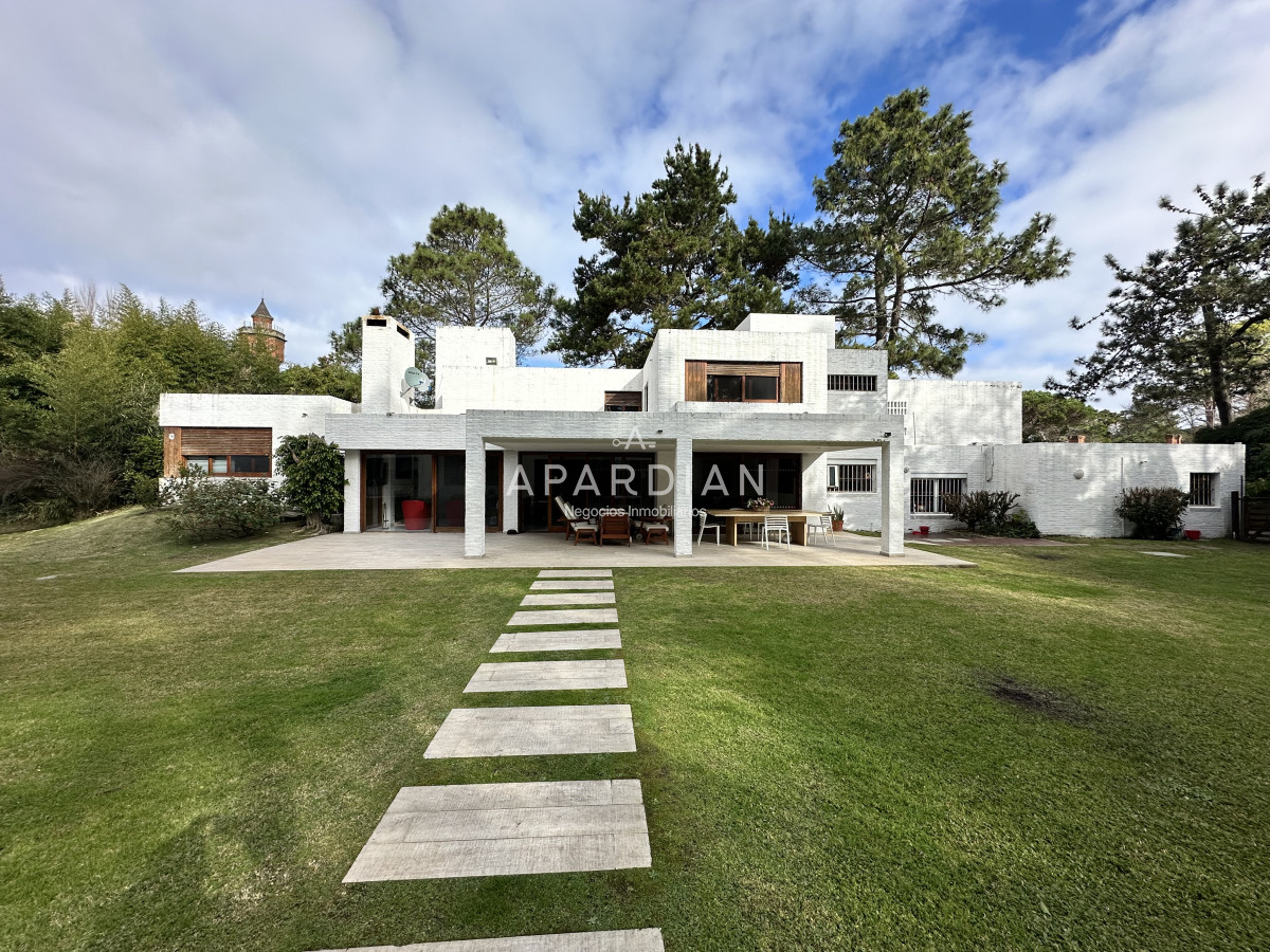 Casa ID.21098179 - Espectacular casa en Venta en Golf, Punta del Este 