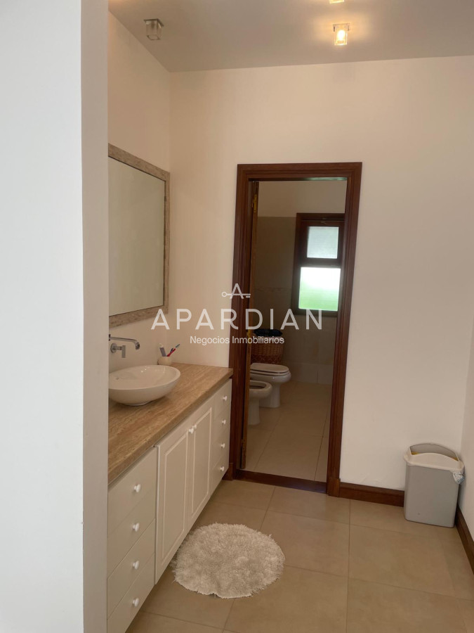 Casa ID.21096928 - Vende impresionante casa en Punta Ballena de 2 dormitorios.