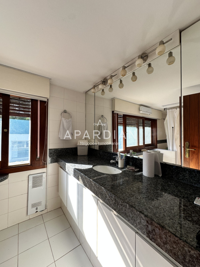 Casa ID.21098179 - Espectacular casa en Venta en Golf, Punta del Este 