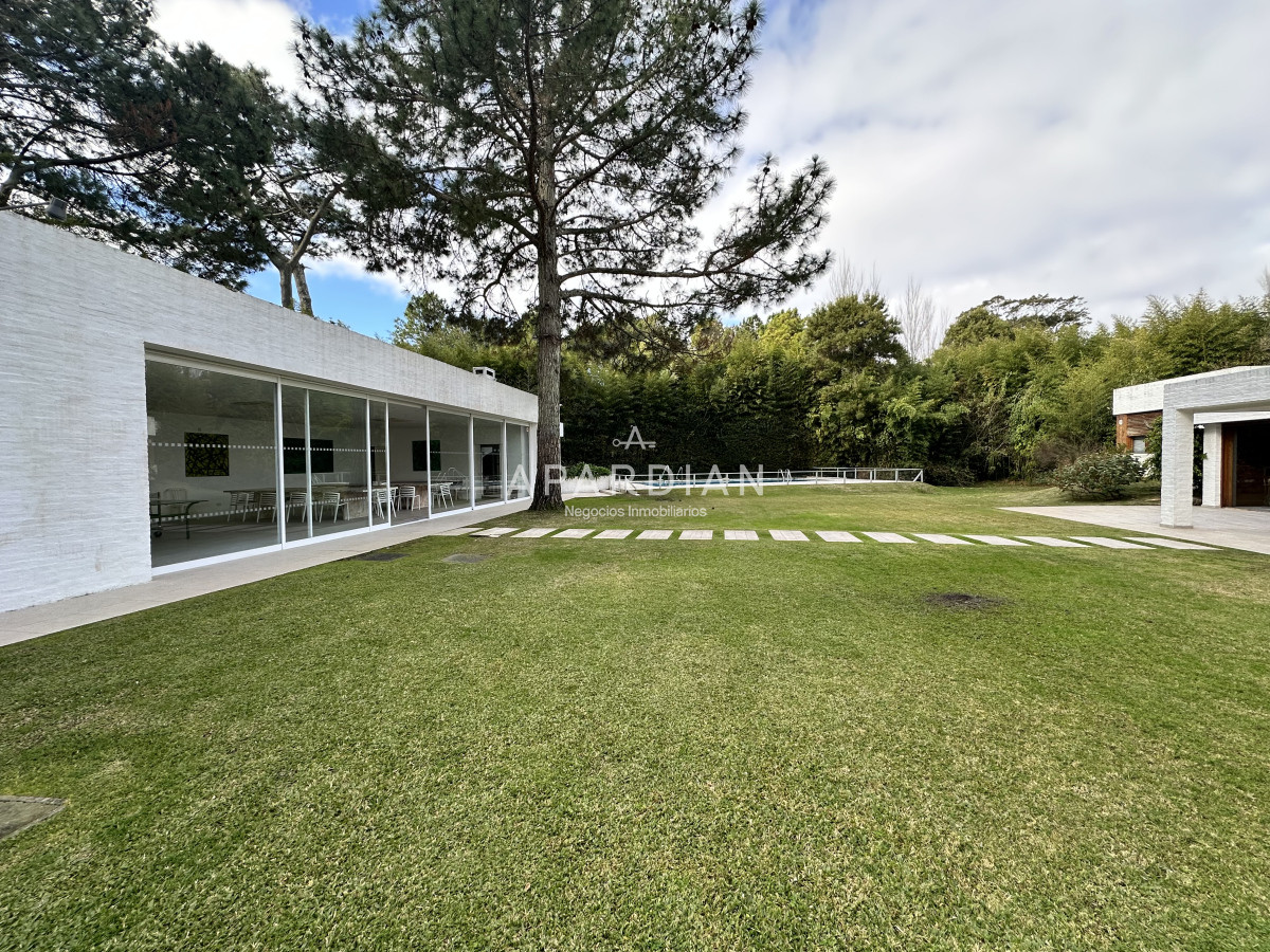 Casa ID.21098179 - Espectacular casa en Venta en Golf, Punta del Este 
