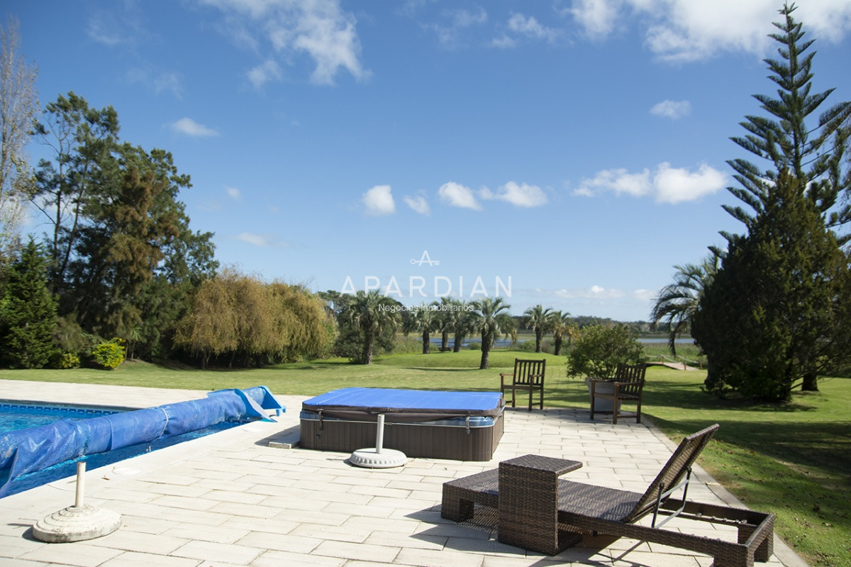 Casa ID.21098117 - Hermosa casa de gran tamaño en venta,  zona de Pinares, Punta del Este