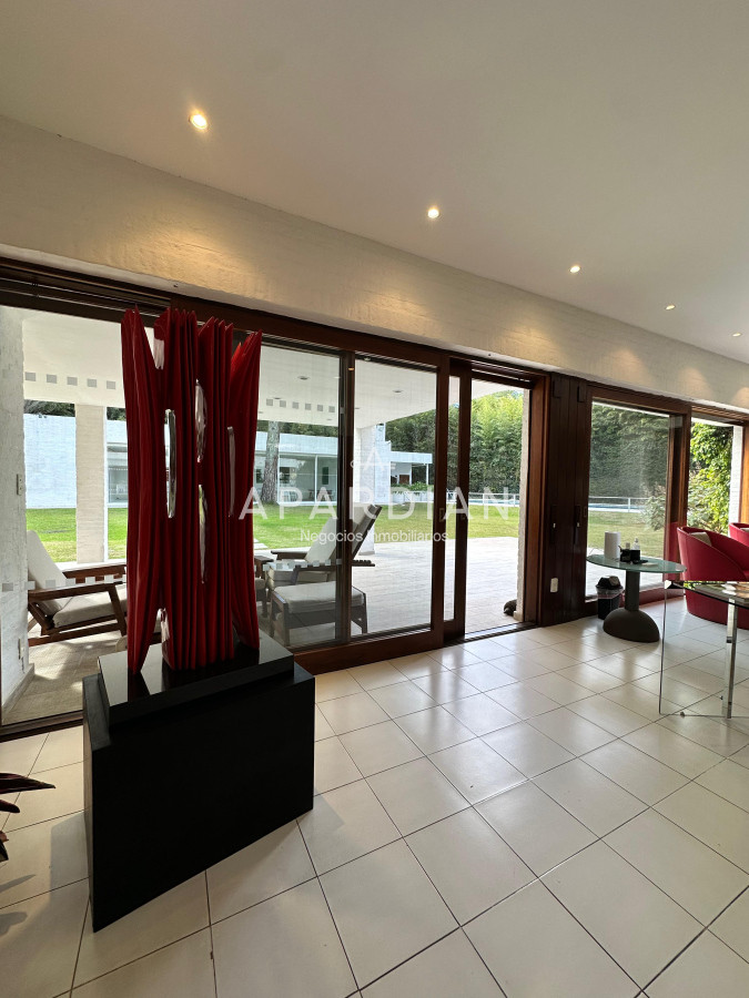 Casa ID.21098179 - Espectacular casa en Venta en Golf, Punta del Este 